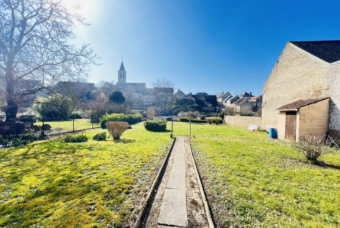 Longère avec grange, jardin et potentiel d’aménagement à Aunay-sous-Auneau 