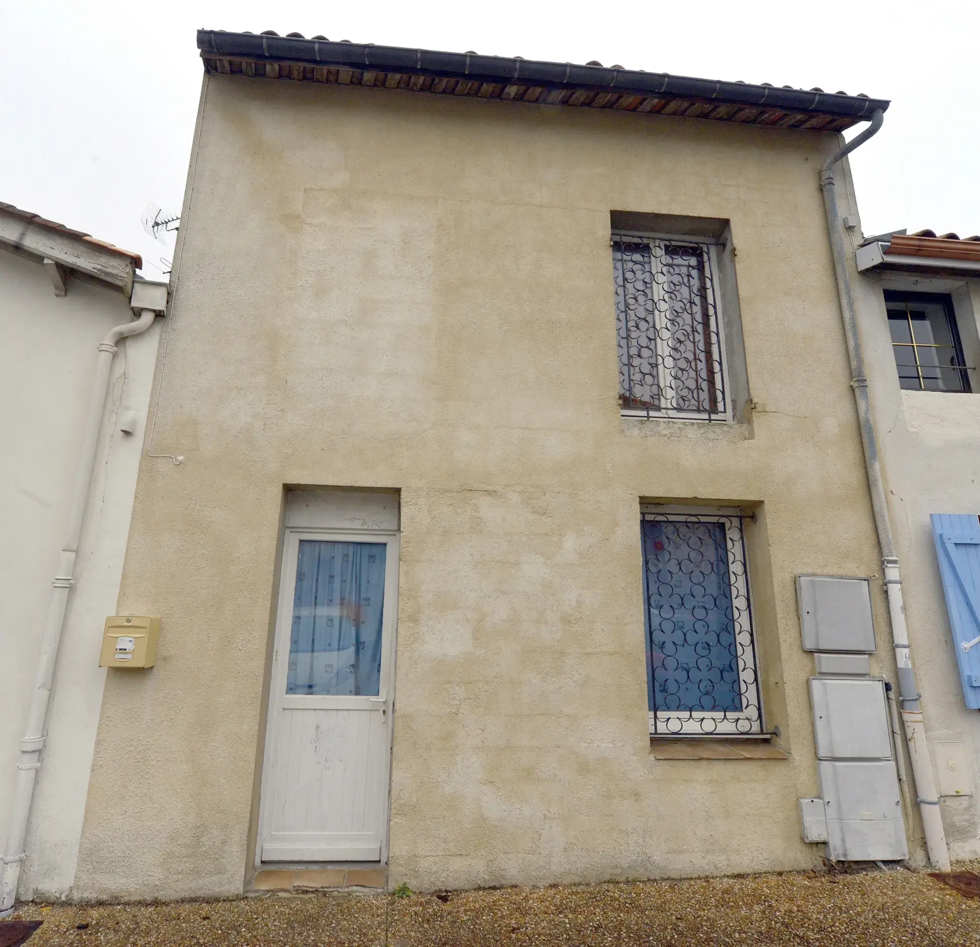 Maison à rénover de 2 chambres sur parcelle de 207 m² à Saint-Michel-Chef-Chef 