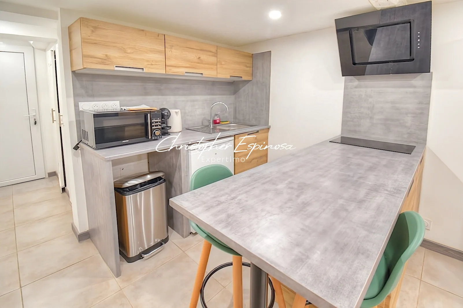 Studio rénové de 20 m² à Antibes, emplacement idéal en centre-ville 