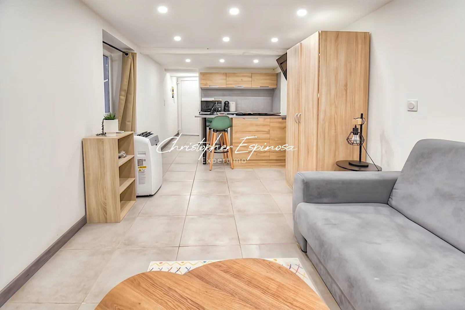 Studio rénové de 20 m² à Antibes, emplacement idéal en centre-ville 