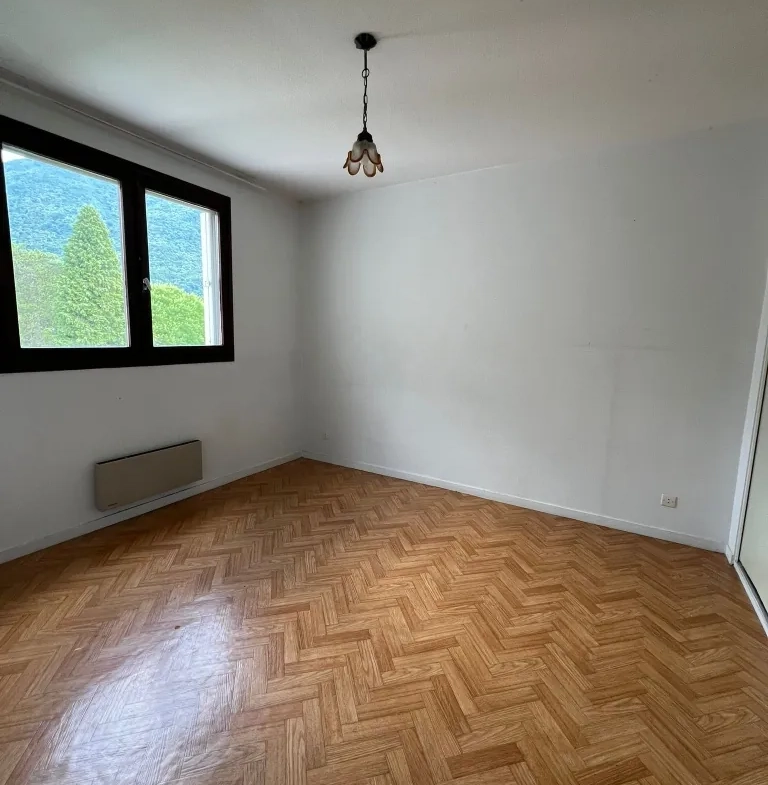Appartement T2 lumineux avec terrasse et vue sur Chamrousse à Vizille (38) 