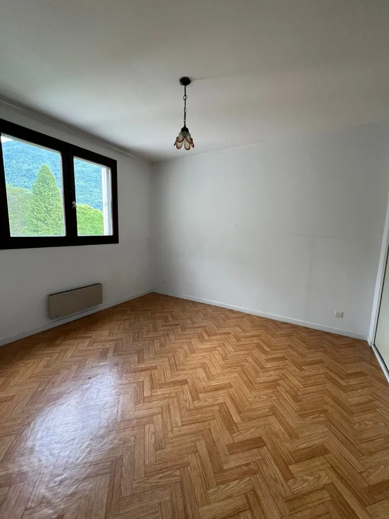 Appartement T2 lumineux avec terrasse et vue sur Chamrousse à Vizille (38) 