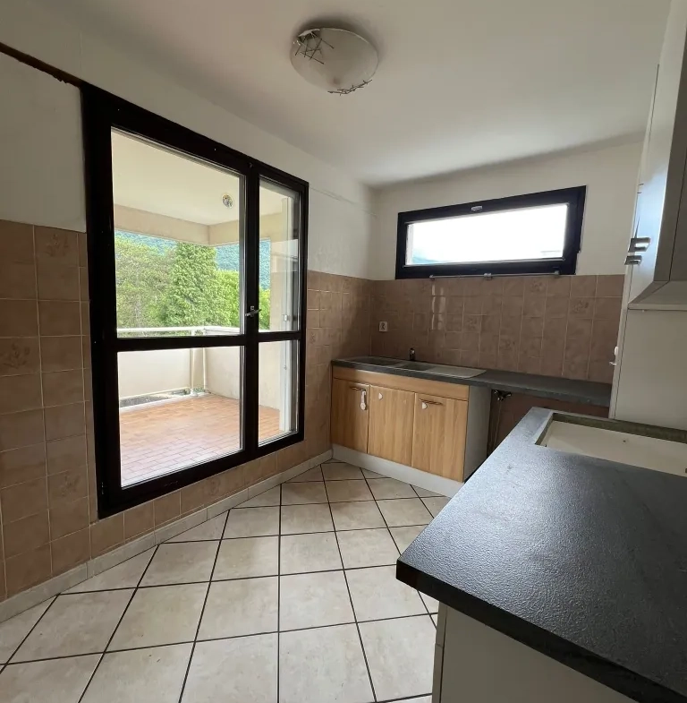 Appartement T2 lumineux avec terrasse et vue sur Chamrousse à Vizille (38) 