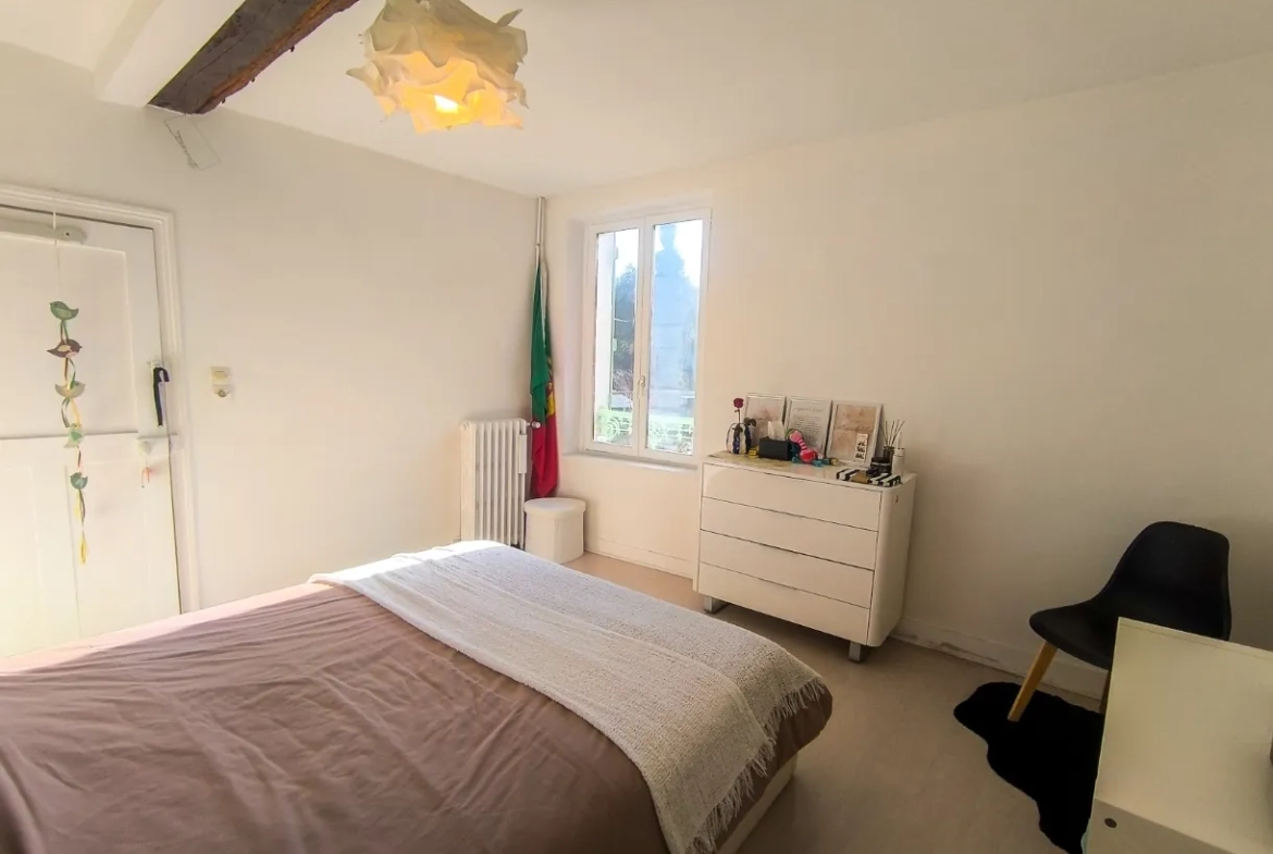 Ensemble immobilier à Chezy-sur-Marne avec maison de charme et potentiel de rénovation 