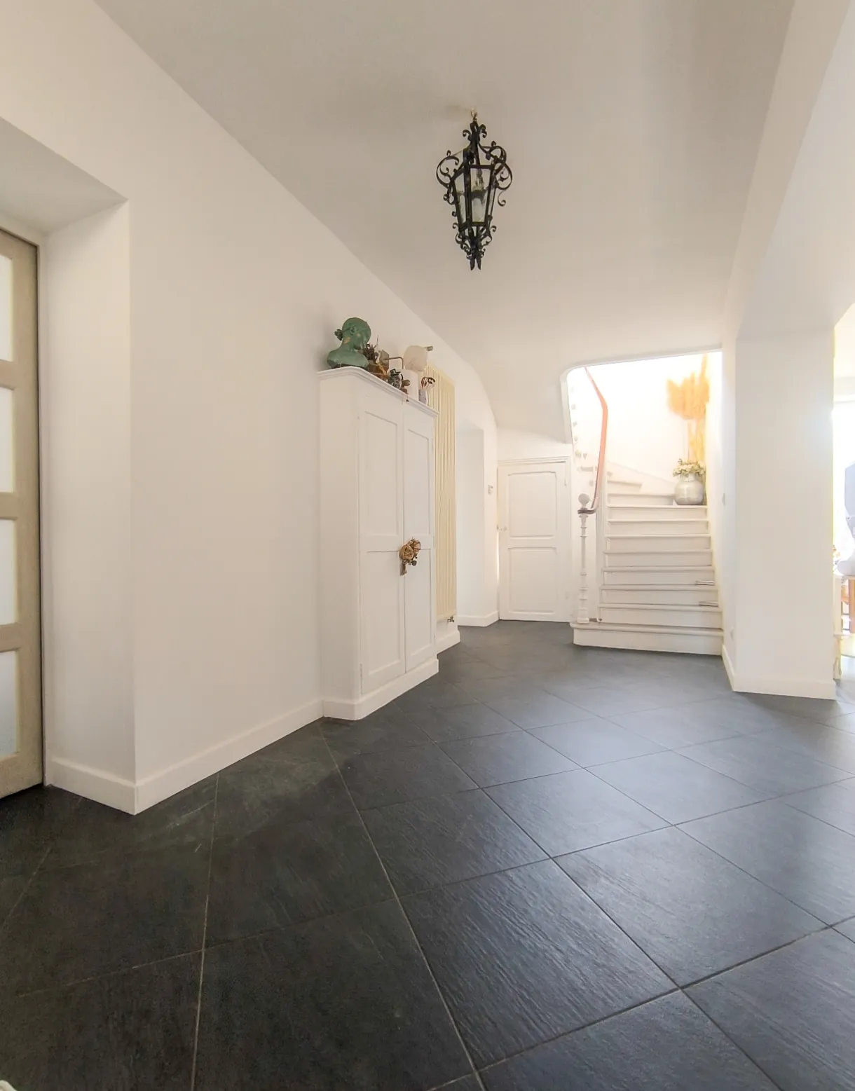 Ensemble immobilier à Chezy-sur-Marne avec maison de charme et potentiel de rénovation 