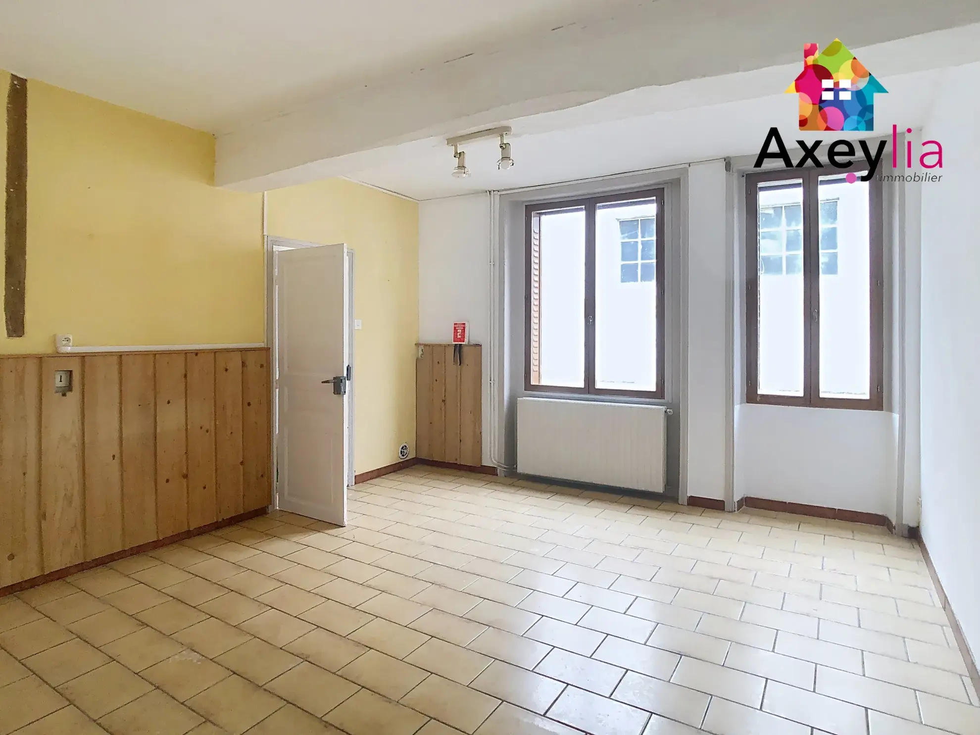 Maison à vendre à Marcigny avec 2 chambres et cour privée - Opportunité à saisir 