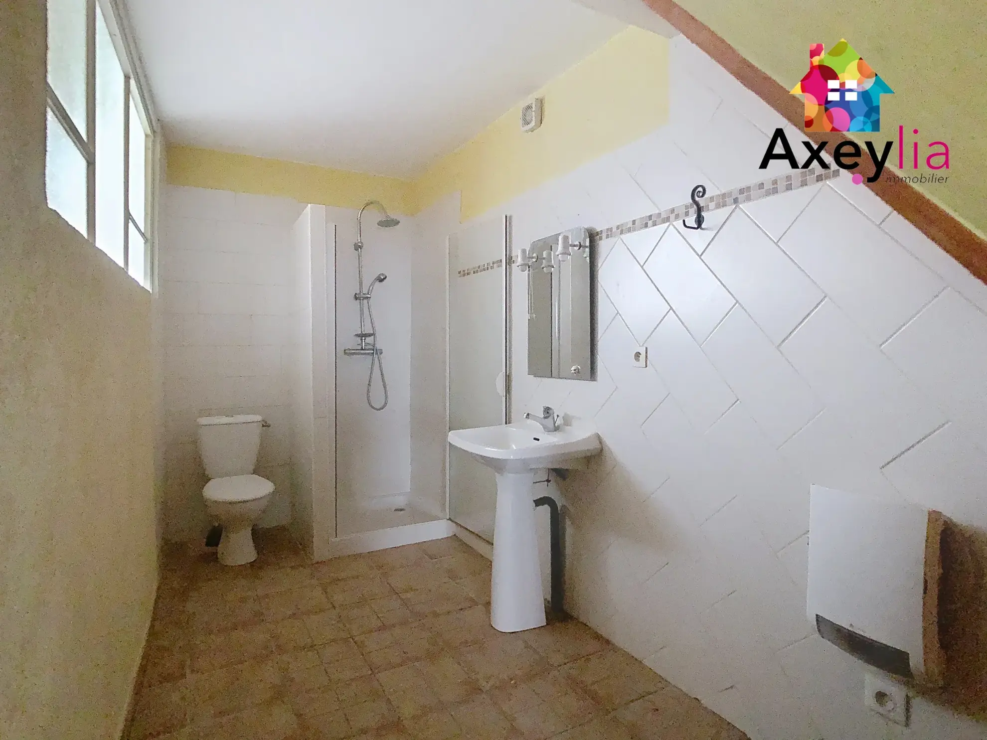 Maison à vendre à Marcigny avec 2 chambres et cour privée - Opportunité à saisir 