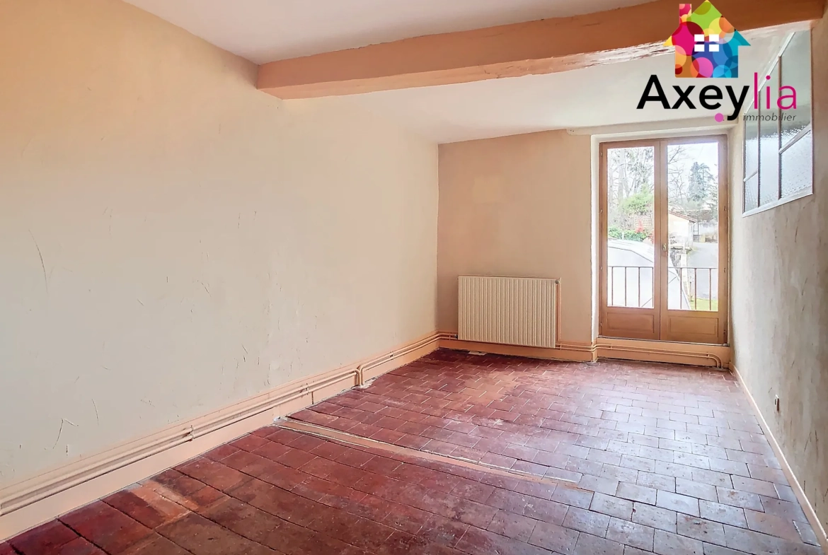 Maison à vendre à Marcigny avec 2 chambres et cour privée - Opportunité à saisir 