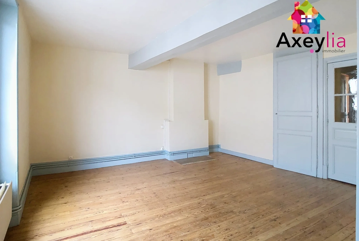 Maison à vendre à Marcigny avec 2 chambres et cour privée - Opportunité à saisir 