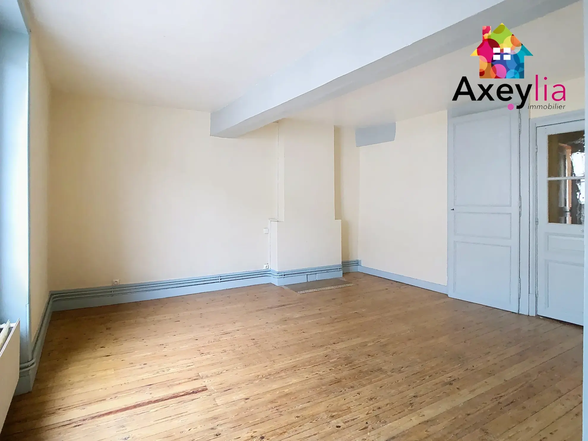 Maison à vendre à Marcigny avec 2 chambres et cour privée - Opportunité à saisir 