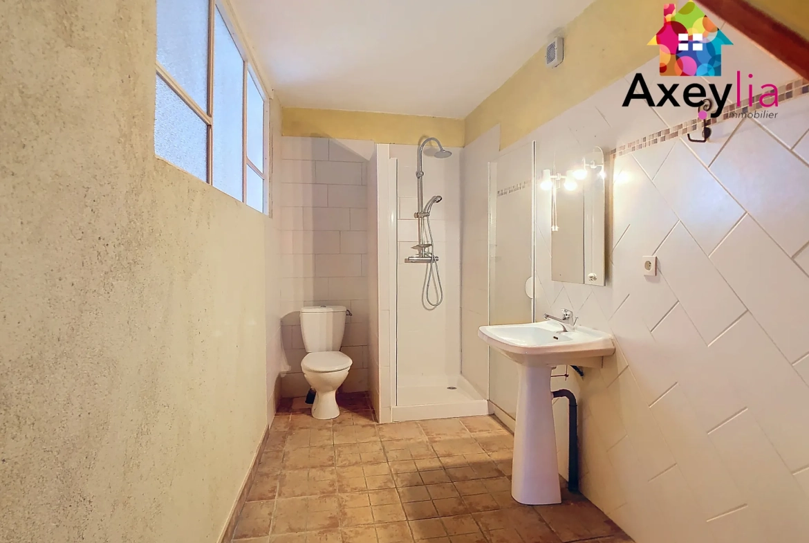 Maison à vendre à Marcigny avec 2 chambres et cour privée - Opportunité à saisir 