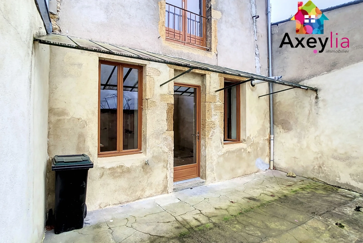 Maison à vendre à Marcigny avec 2 chambres et cour privée - Opportunité à saisir 