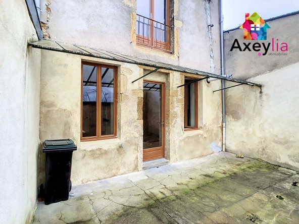 Maison à vendre à Marcigny avec 2 chambres et cour privée - Opportunité à saisir