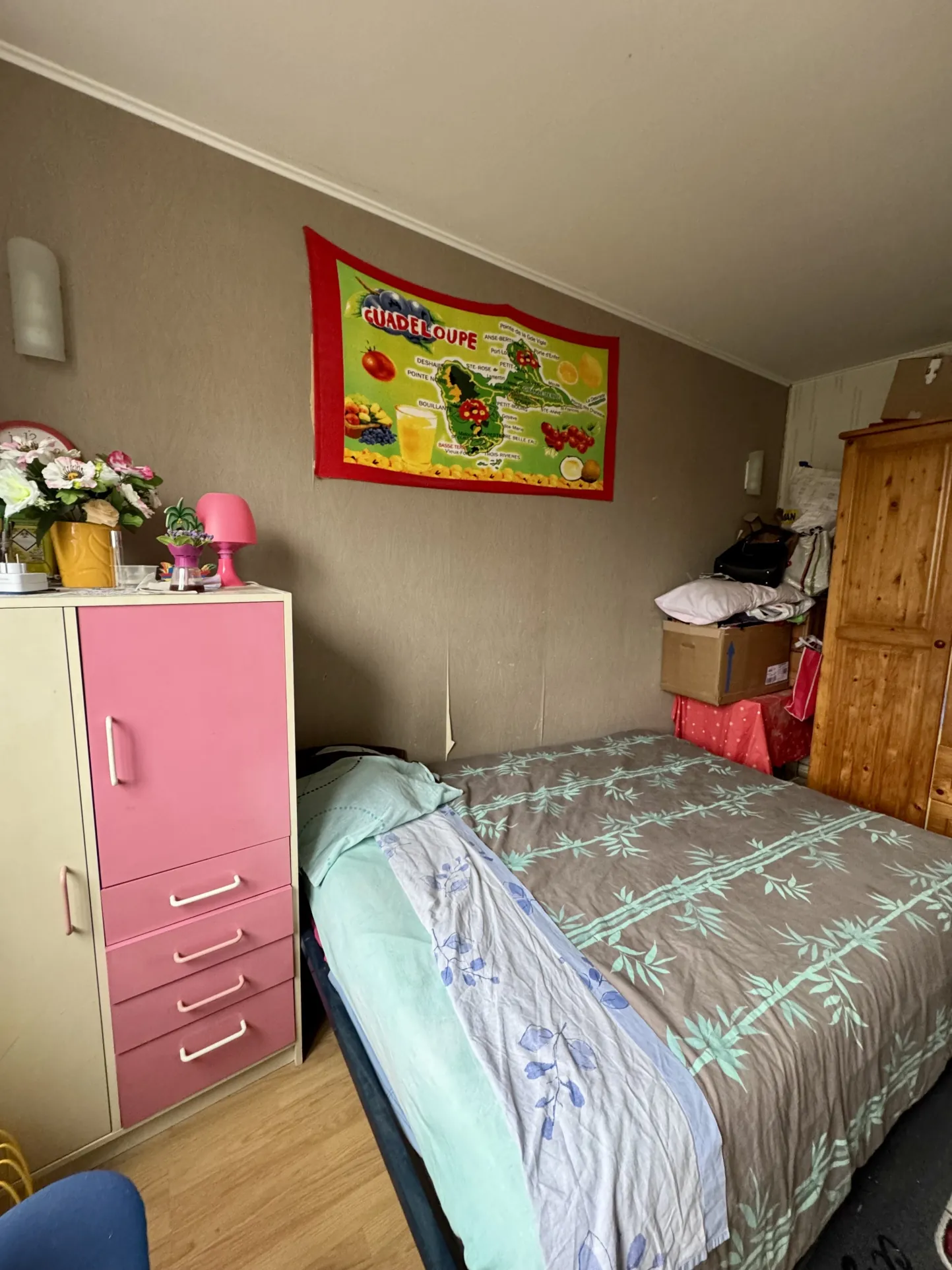 Appartement F5 à Clichy-sous-Bois avec balcon, parking et cave - 83 m² 