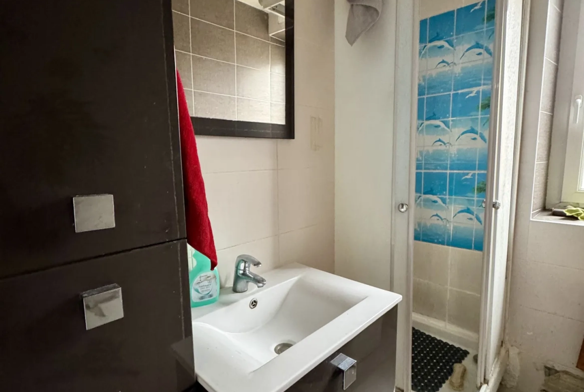 Appartement F5 à Clichy-sous-Bois avec balcon, parking et cave - 83 m² 