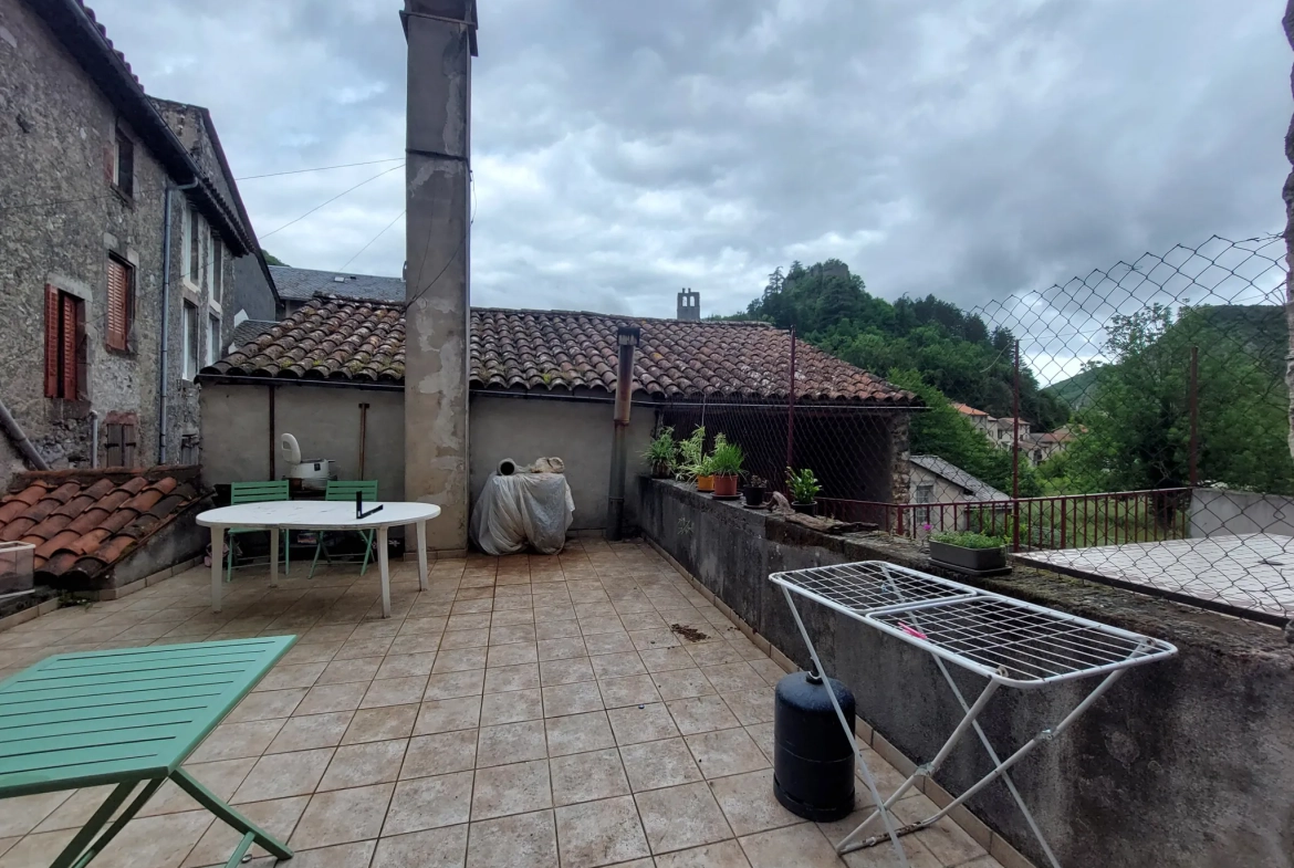 Maison de village avec local commercial et terrasses à Brusque - Vue campagne 