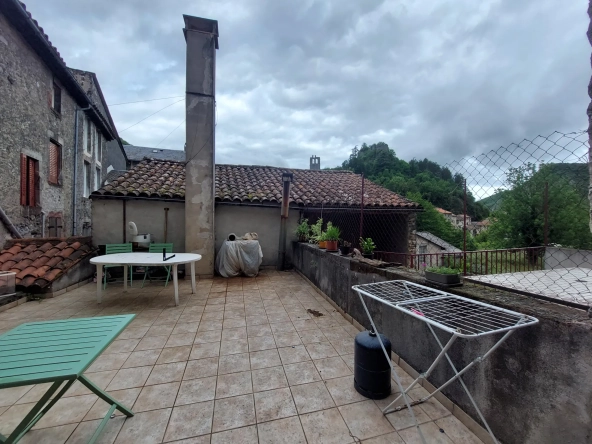 Maison de village avec local commercial et terrasses à Brusque - Vue campagne