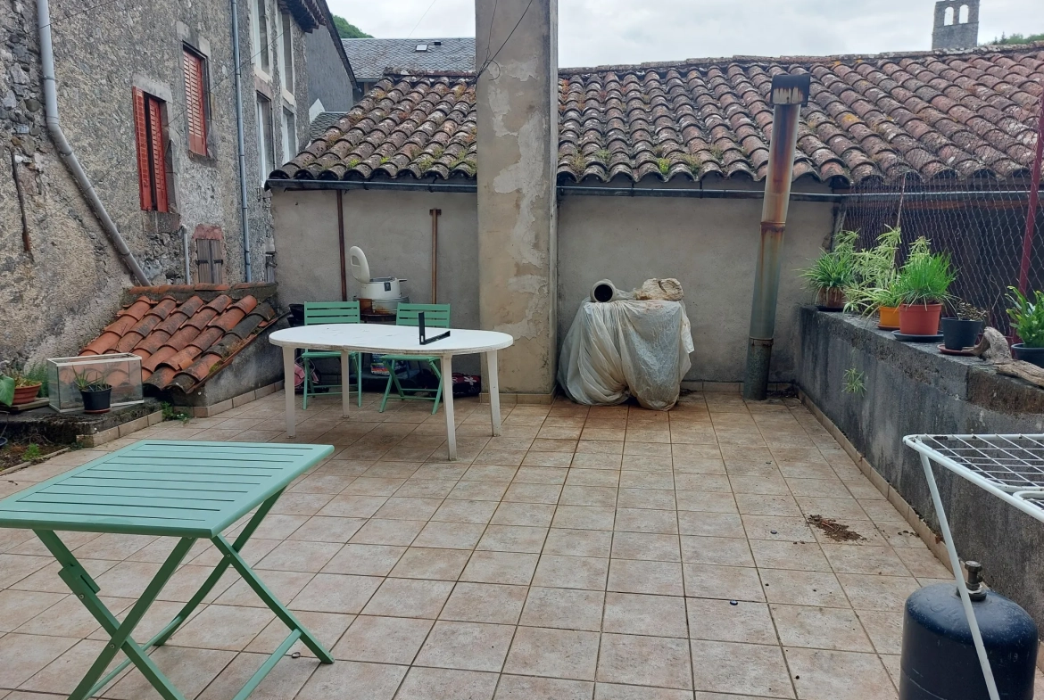 Maison de village avec local commercial et terrasses à Brusque - Vue campagne 
