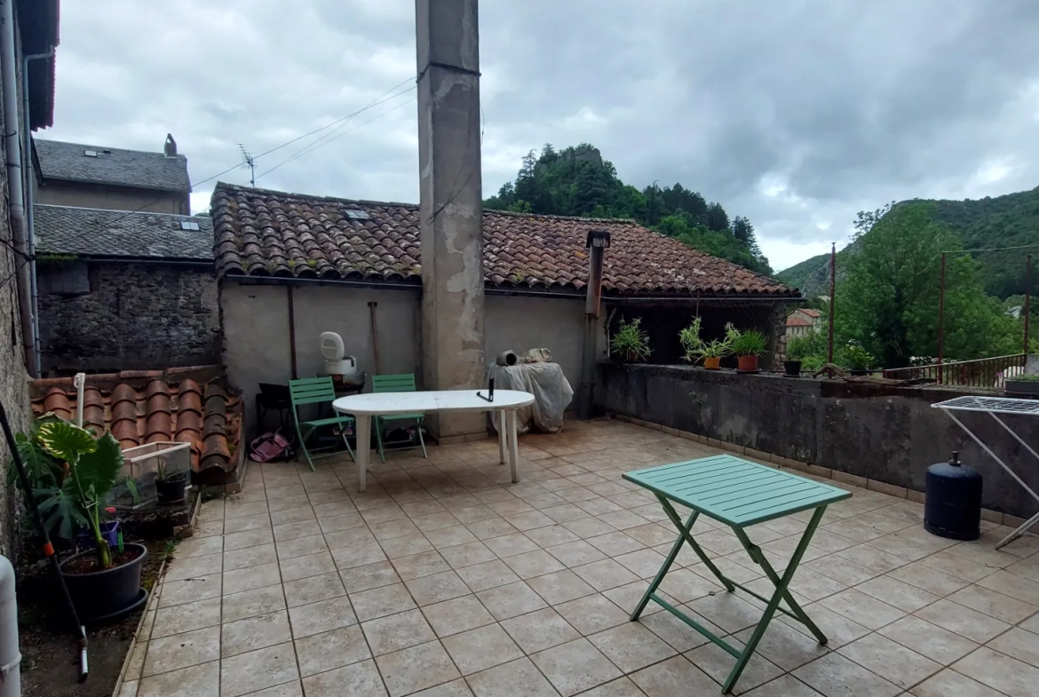 Maison de village avec local commercial et terrasses à Brusque - Vue campagne 
