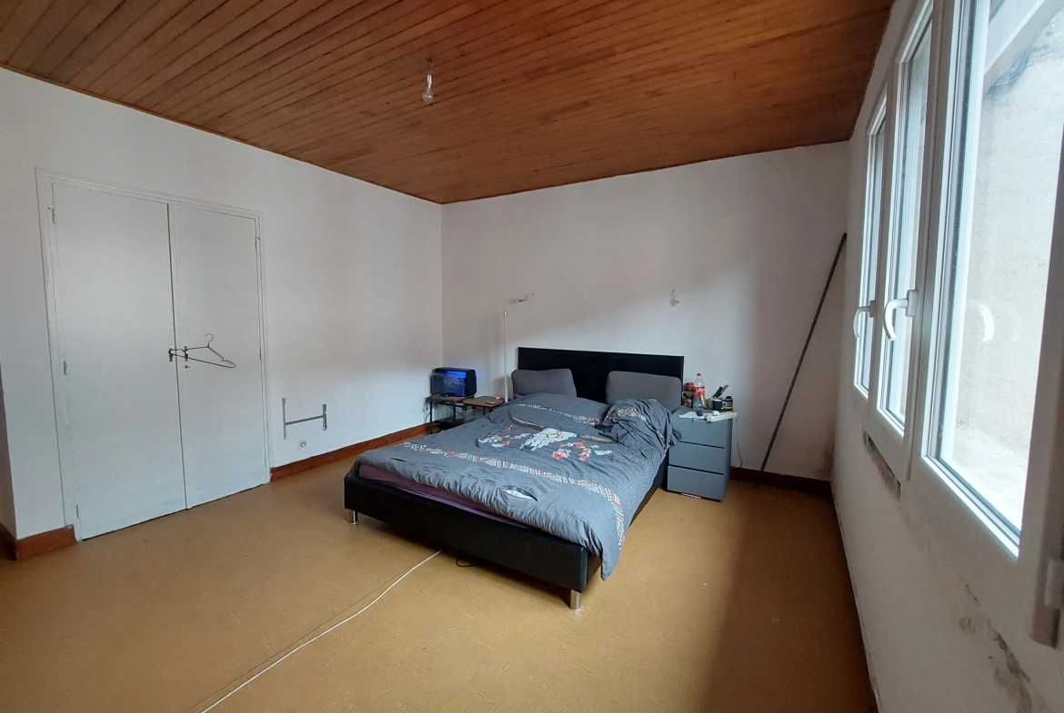 Maison de village avec local commercial et terrasses à Brusque - Vue campagne 