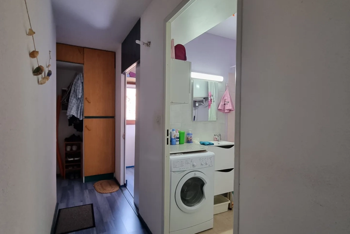 Appartement T2 de 22,54 m² avec vue mer à Saint Pierre La Mer 