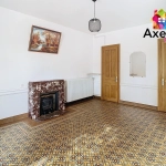 Maison ancienne rénovée avec appartement indépendant à Renaison, proche commodités