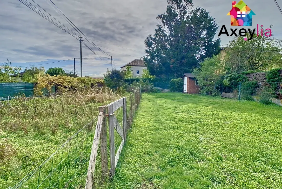 Maison ancienne rénovée avec appartement indépendant à Renaison, proche commodités 