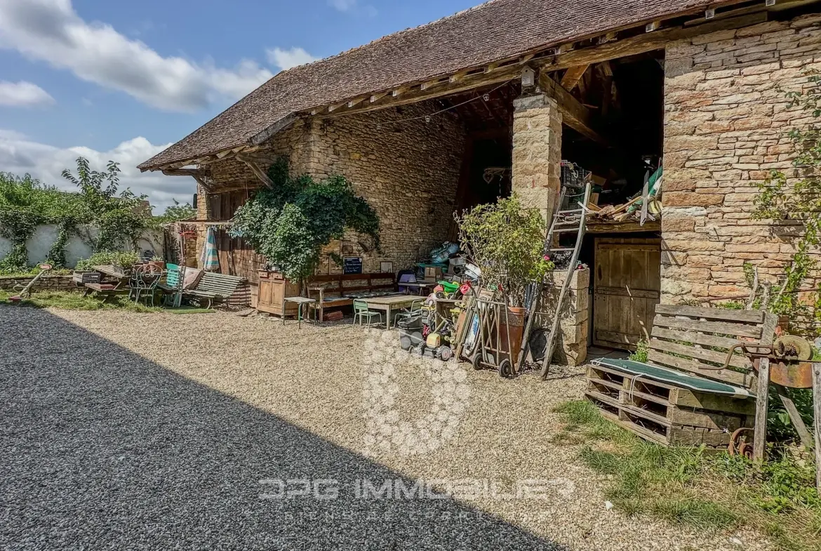 Maison de caractère en Bourgogne avec grange et jardin, idéal projet ou résidence secondaire 
