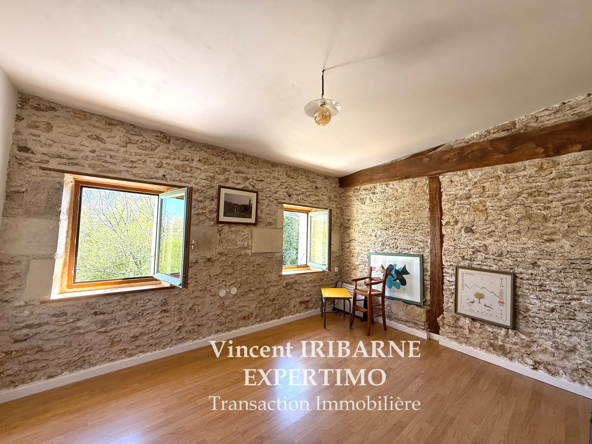 Belle maison charentaise rénovée avec 5 chambres, jardin et garage à La Chapelle des Pots 