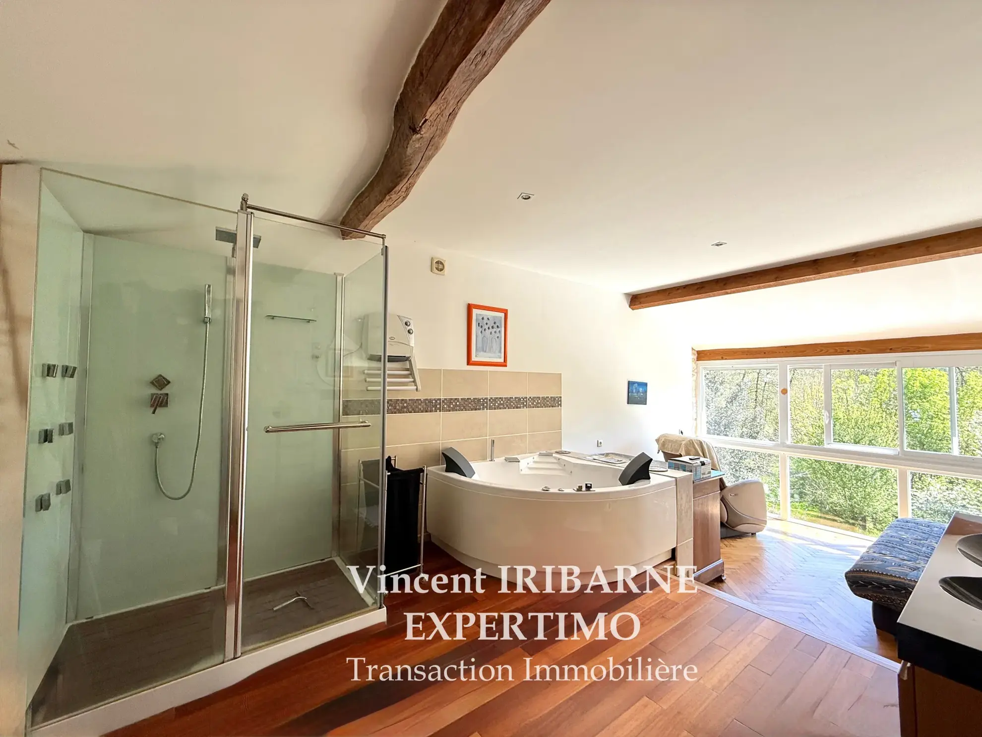 Belle maison charentaise rénovée avec 5 chambres, jardin et garage à La Chapelle des Pots 