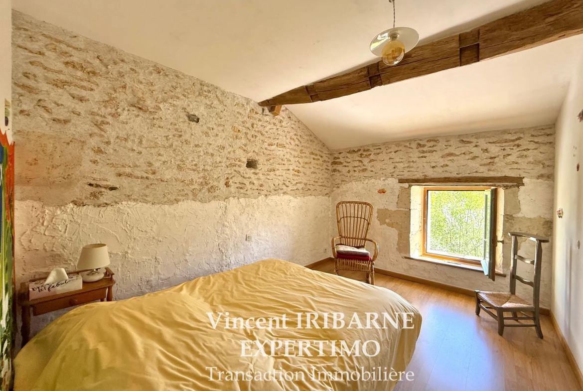 Belle maison charentaise rénovée avec 5 chambres, jardin et garage à La Chapelle des Pots 