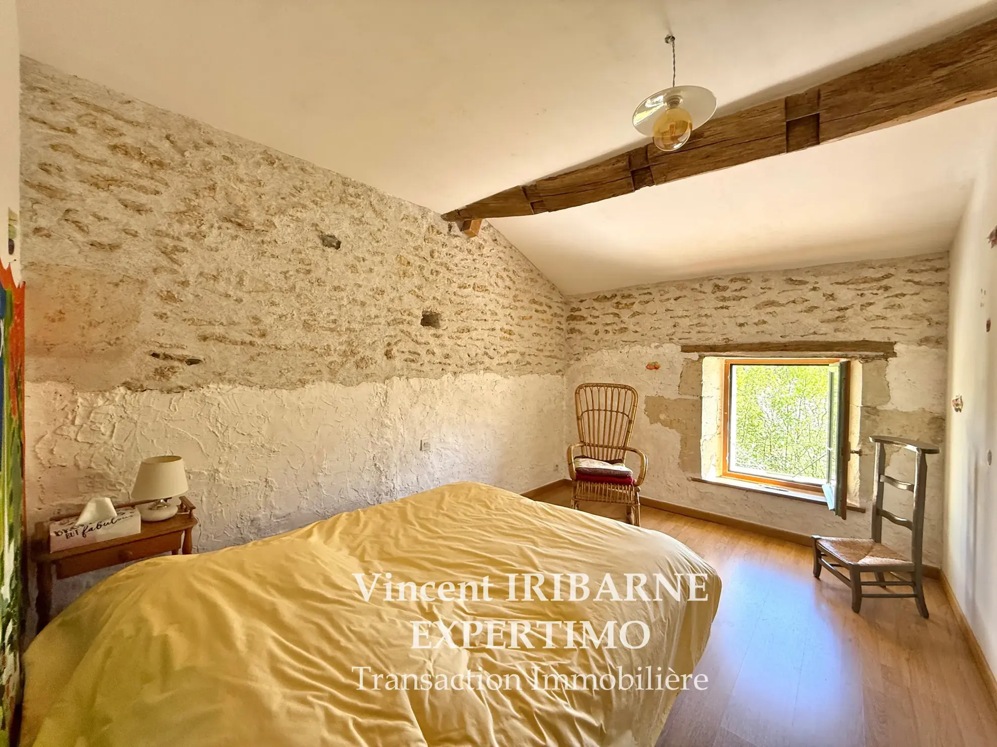 Belle maison charentaise rénovée avec 5 chambres, jardin et garage à La Chapelle des Pots 