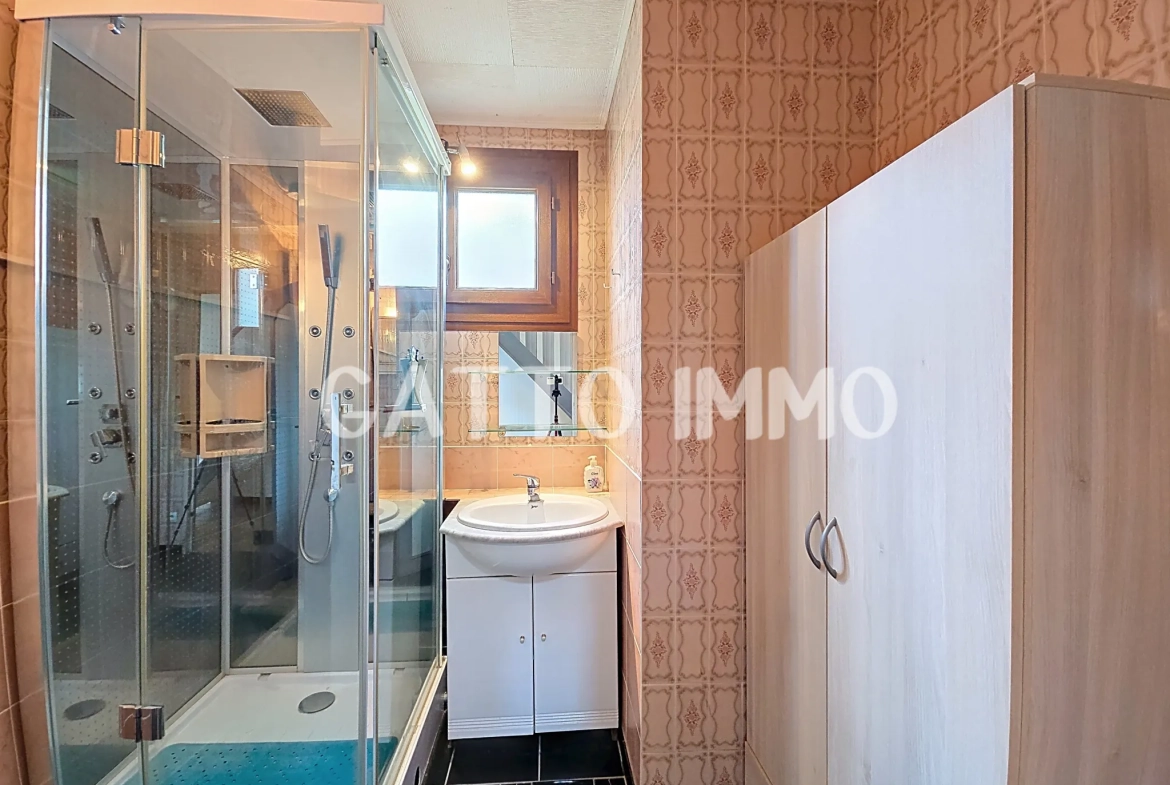 Maison à rénover de 130m² avec 5 chambres, grand garage et jardin à Marly 