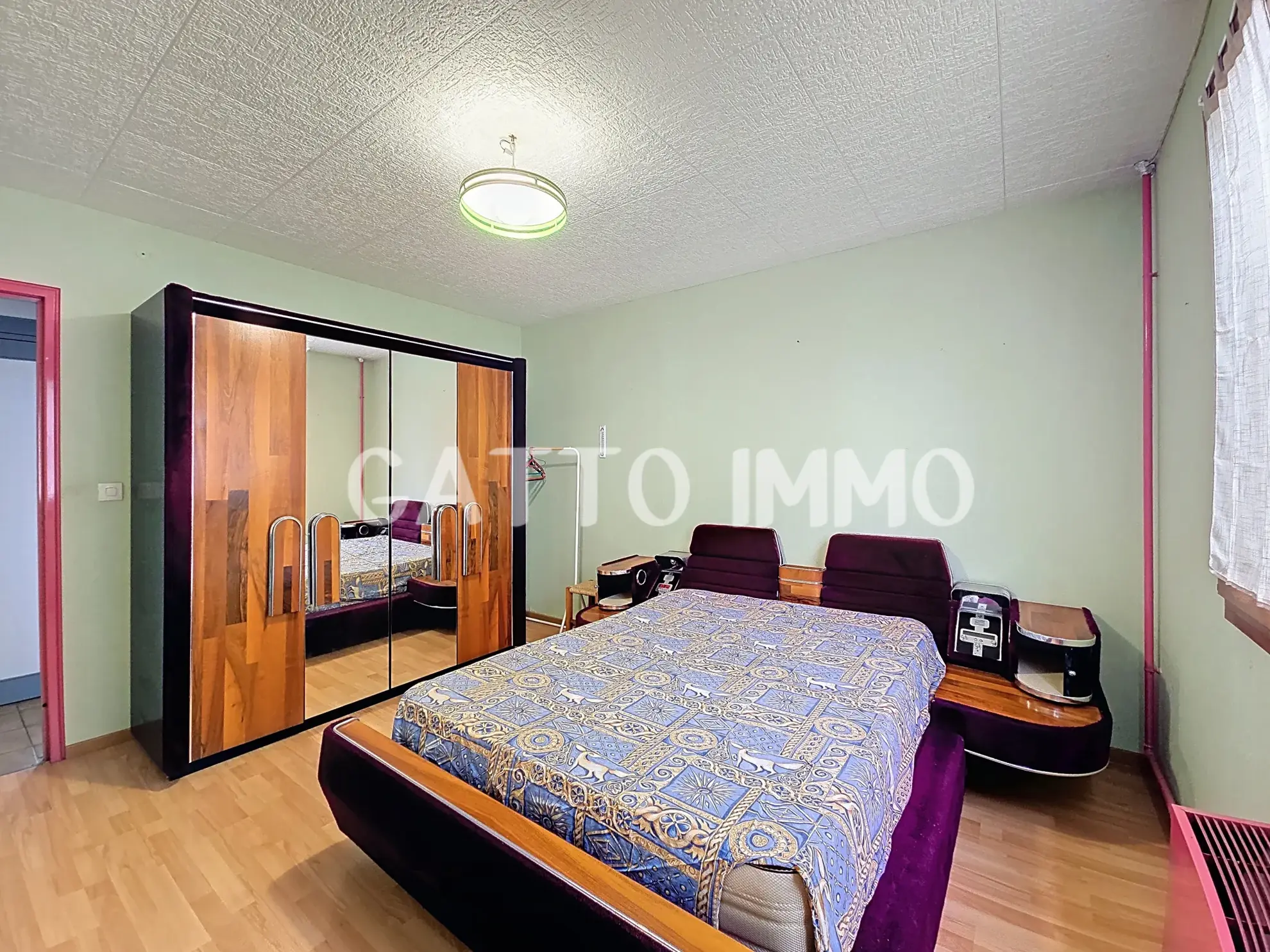 Maison à rénover de 130m² avec 5 chambres, grand garage et jardin à Marly 