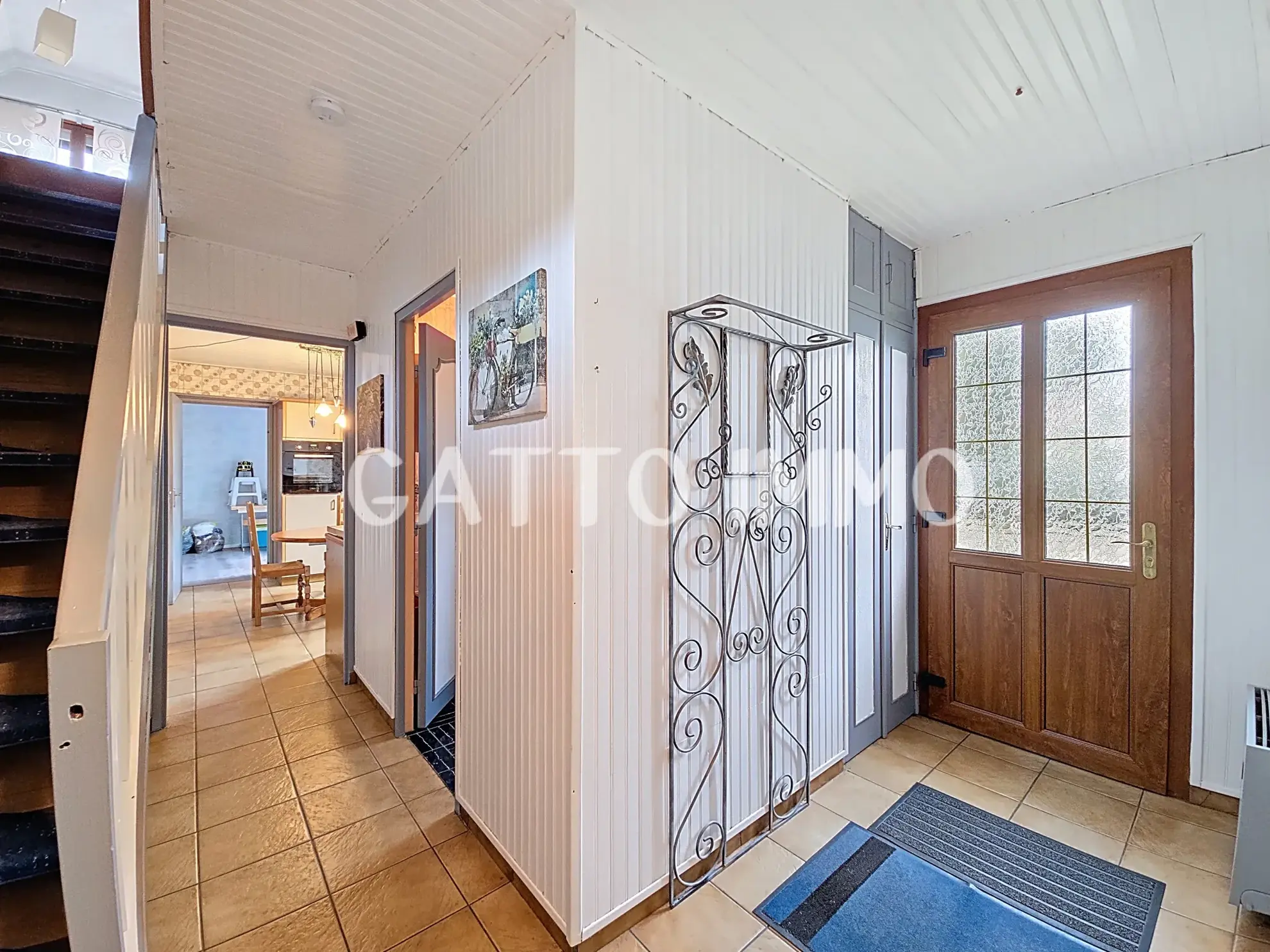 Maison à rénover de 130m² avec 5 chambres, grand garage et jardin à Marly 