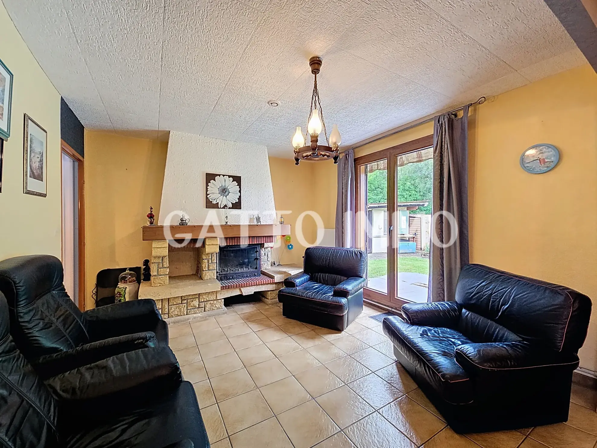 Maison à rénover de 130m² avec 5 chambres, grand garage et jardin à Marly 