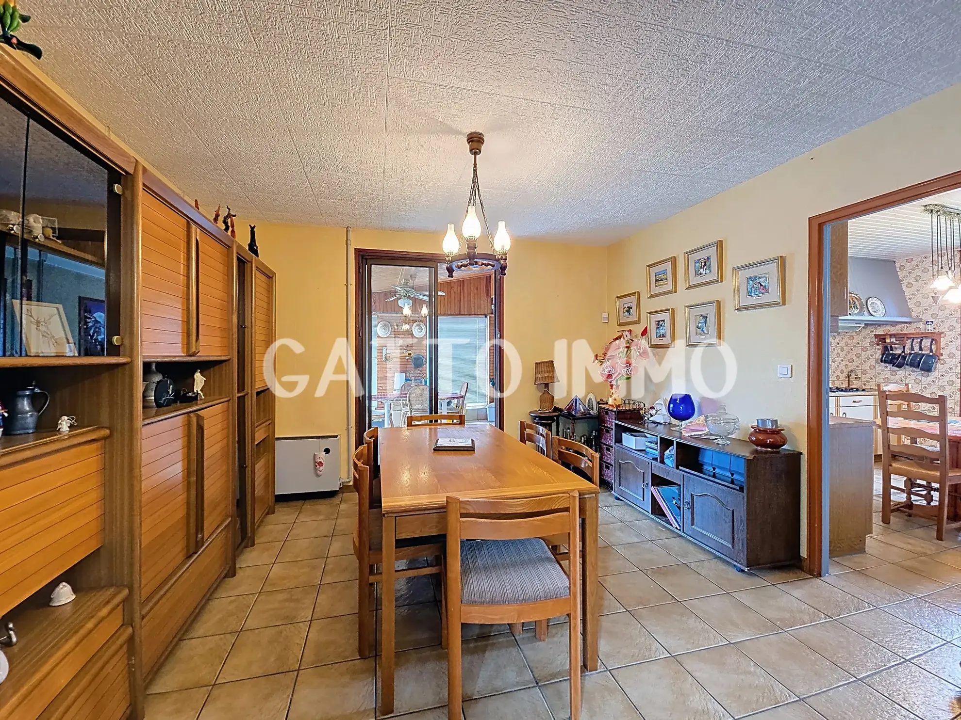 Maison à rénover de 130m² avec 5 chambres, grand garage et jardin à Marly 