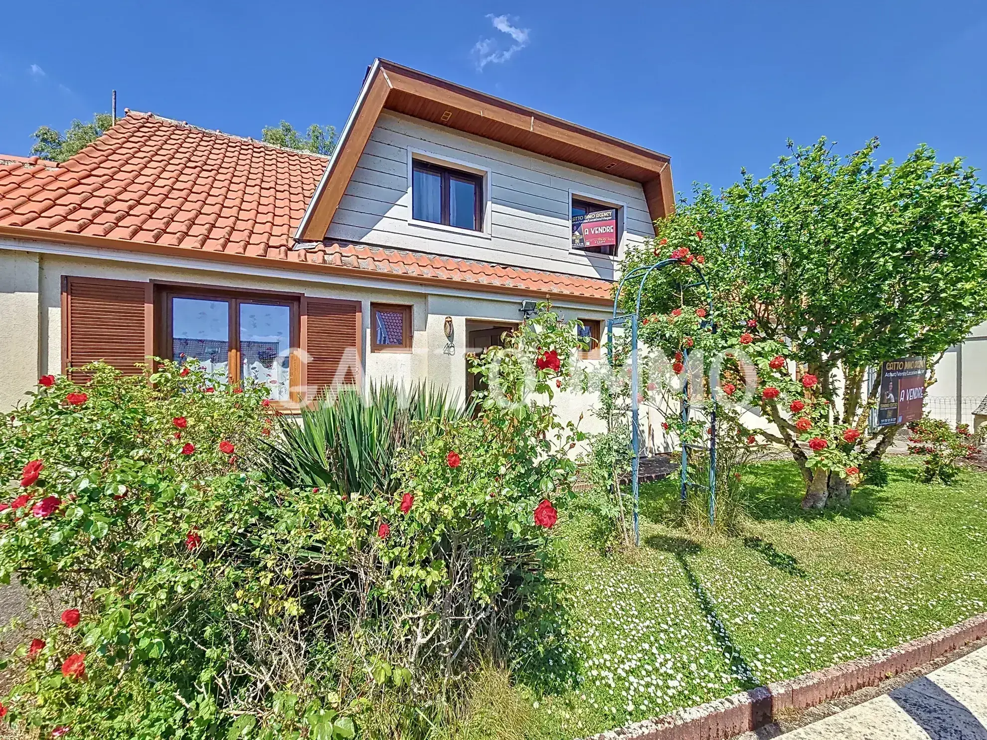 Maison à rénover de 130m² avec 5 chambres, grand garage et jardin à Marly 