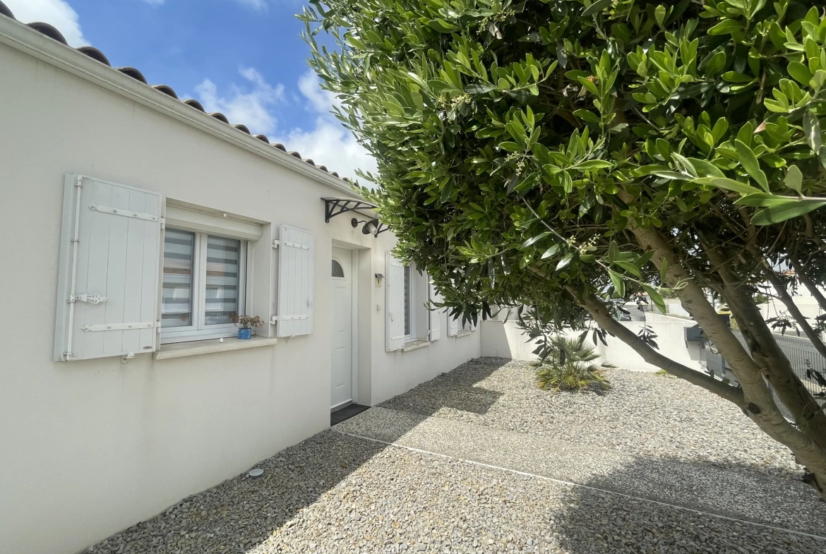 Maison de plain-pied à Aigrefeuille d'Aunis avec terrasse et chauffage au sol 