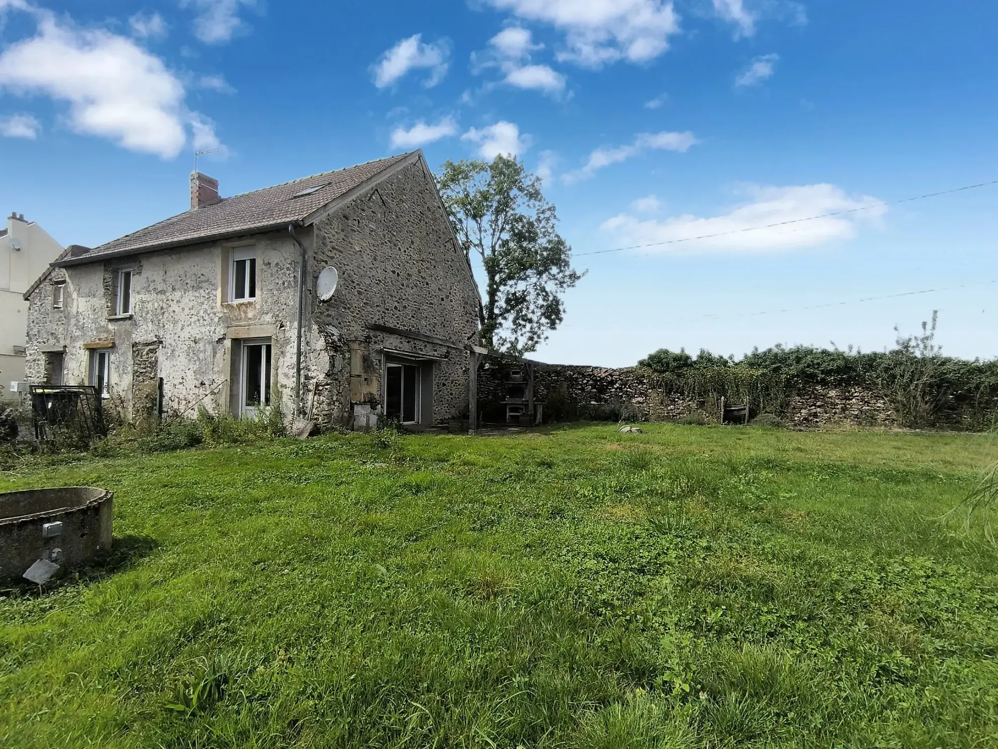 Charmante maison en pierre avec jardin à Chezy-sur-Marne, proche Paris 