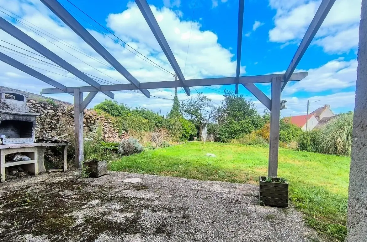 Charmante maison en pierre avec jardin à Chezy-sur-Marne, proche Paris 