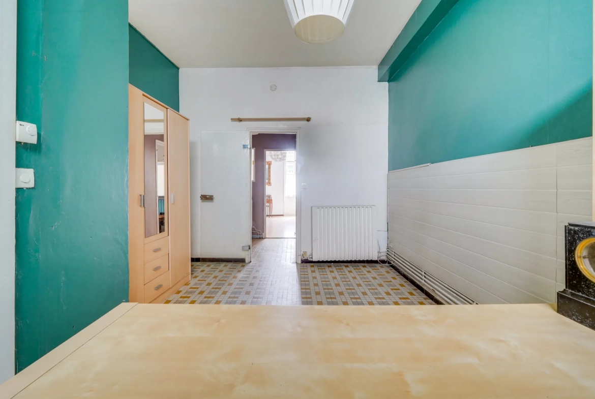 Appartement T2 de 45m² en rez-de-chaussée à Bordeaux avec cave et emplacement privilégié 