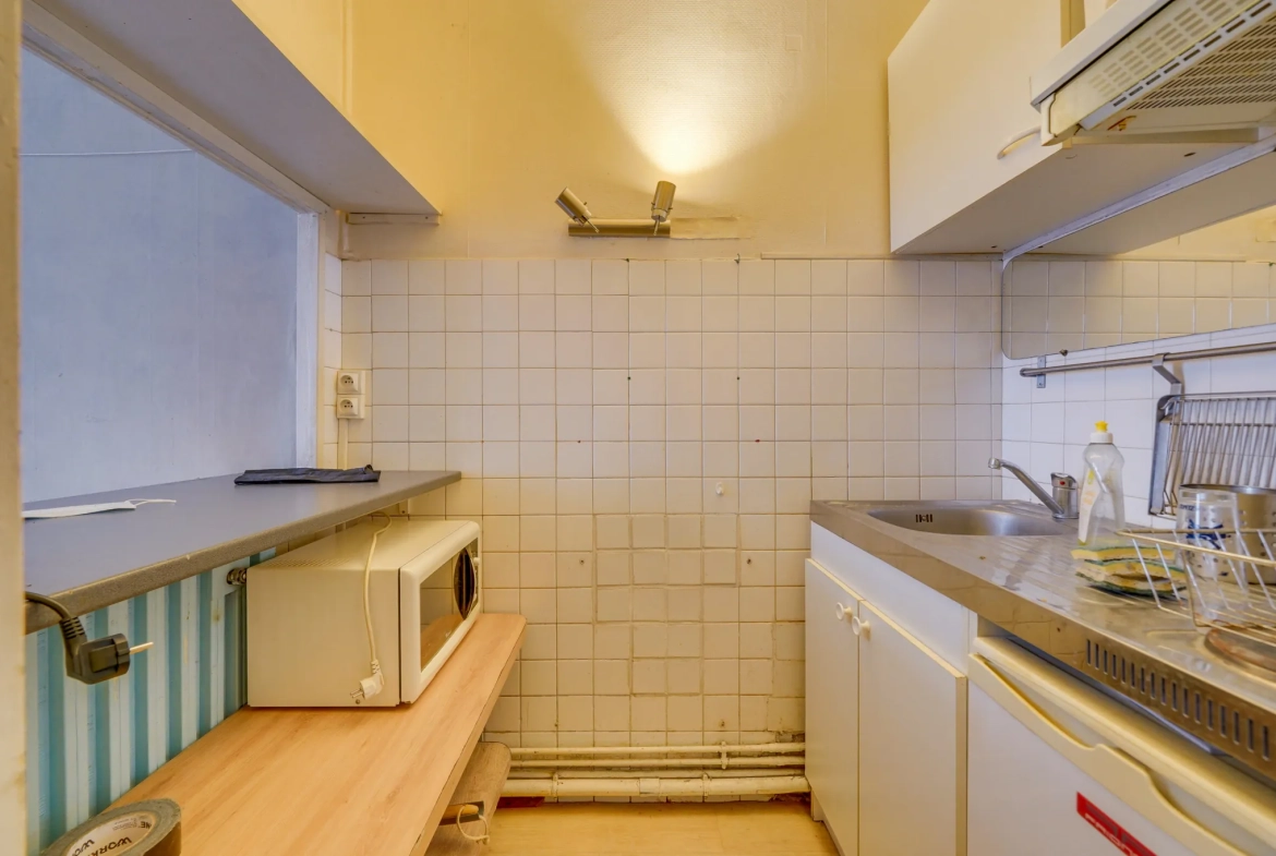 Appartement T2 de 45m² en rez-de-chaussée à Bordeaux avec cave et emplacement privilégié 