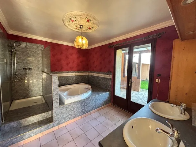 Maison T4 de 113 m² avec garage et dépendance à Caudebec-lès-Elbeuf 