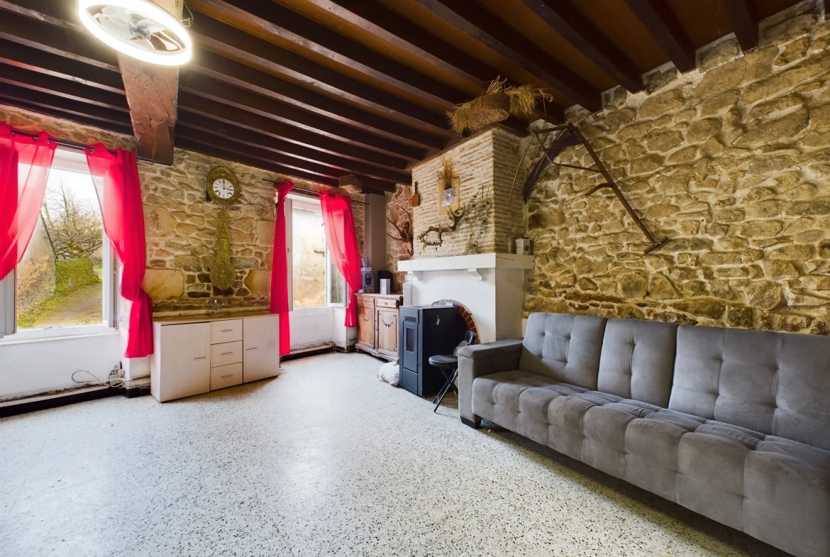 Maison de village rénovée à Saint-Saulge avec jardin de 334 m² et potentiel d'agrandissement 