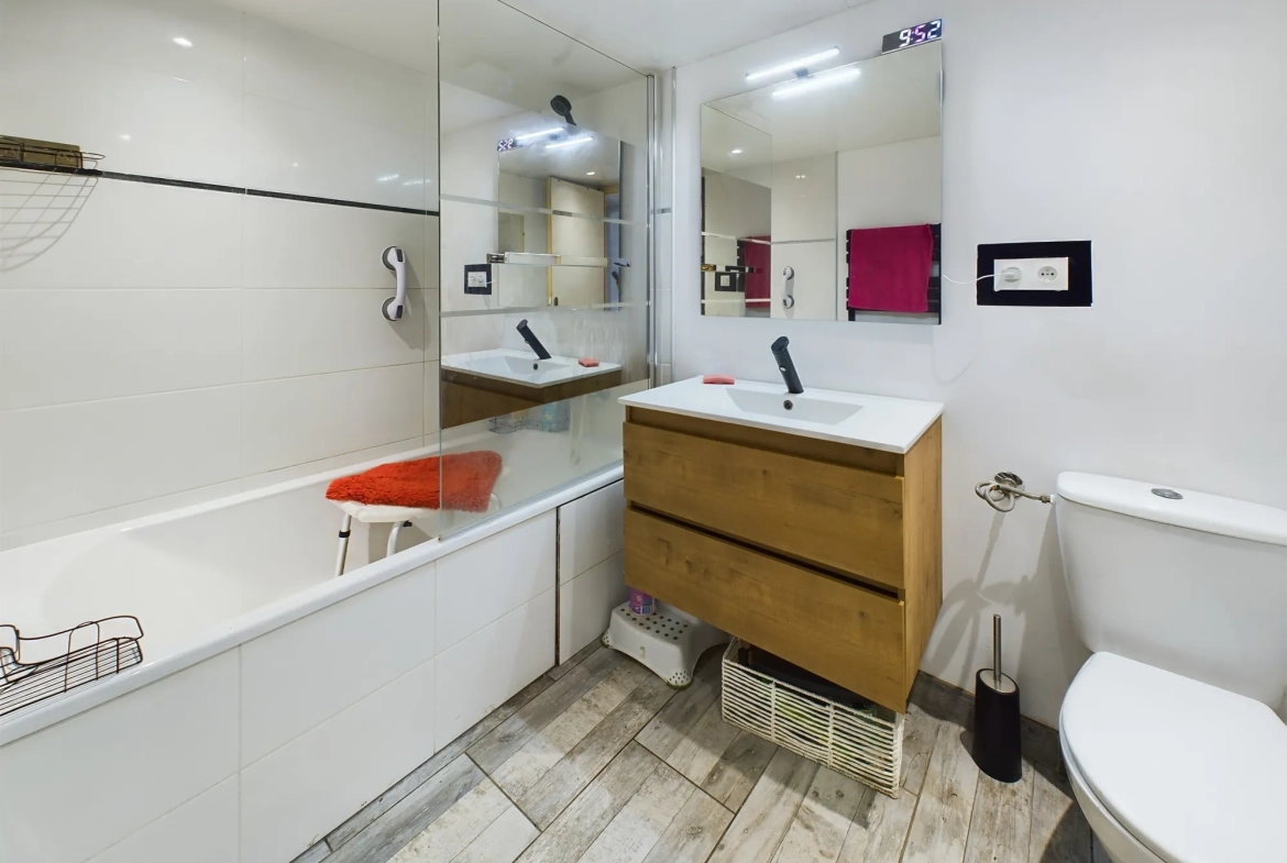 Maison de village rénovée à Saint-Saulge avec jardin de 334 m² et potentiel d'agrandissement 