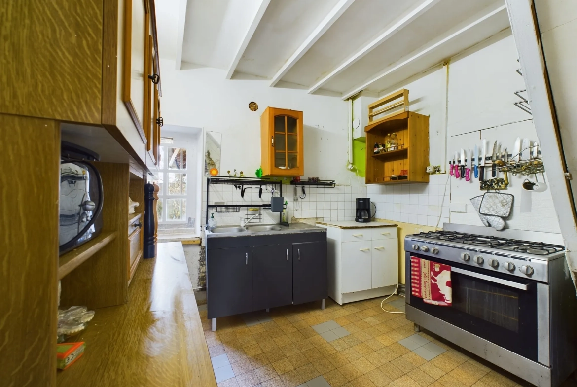 Maison de village rénovée à Saint-Saulge avec jardin de 334 m² et potentiel d'agrandissement 