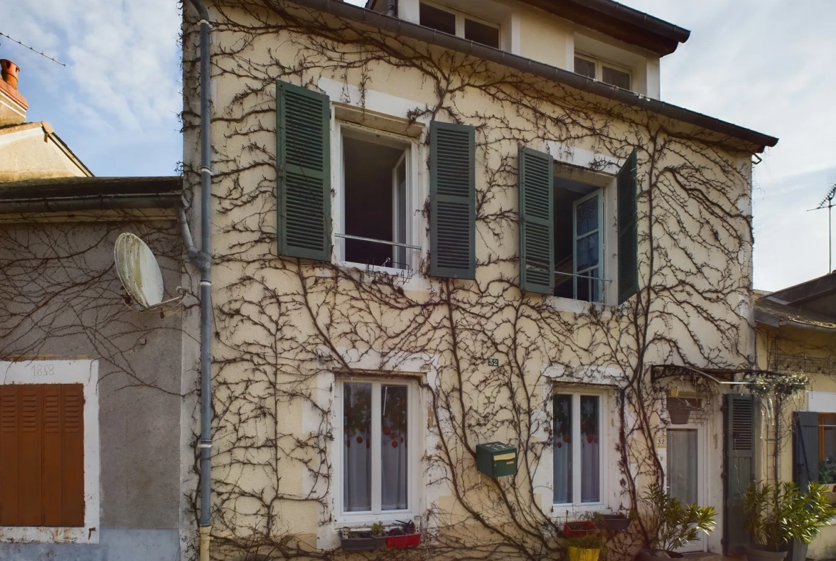 Maison de village rénovée à Saint-Saulge avec jardin de 334 m² et potentiel d'agrandissement 