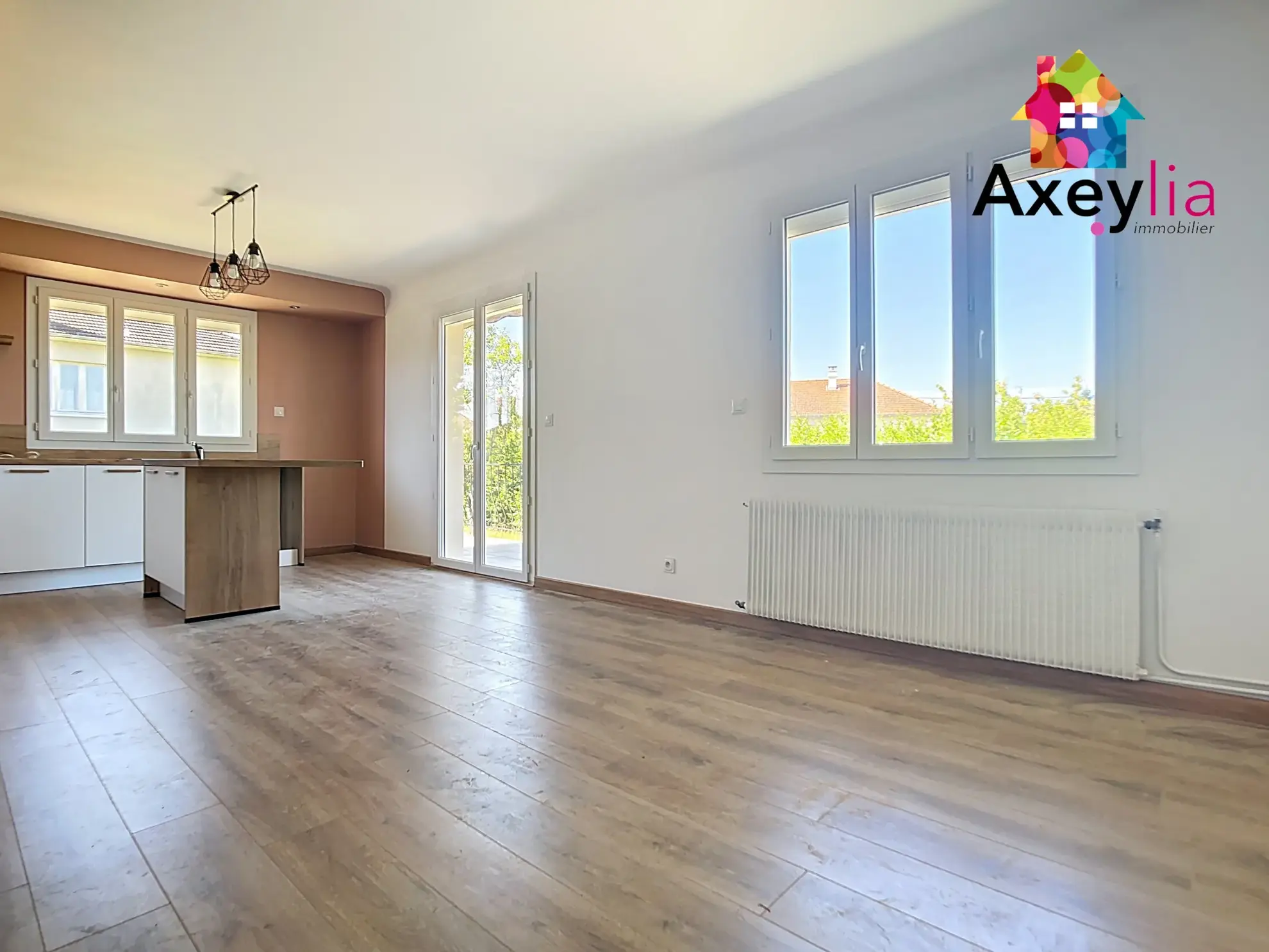 Maison à Riorges entièrement rénovée avec grand terrain de 730m² 