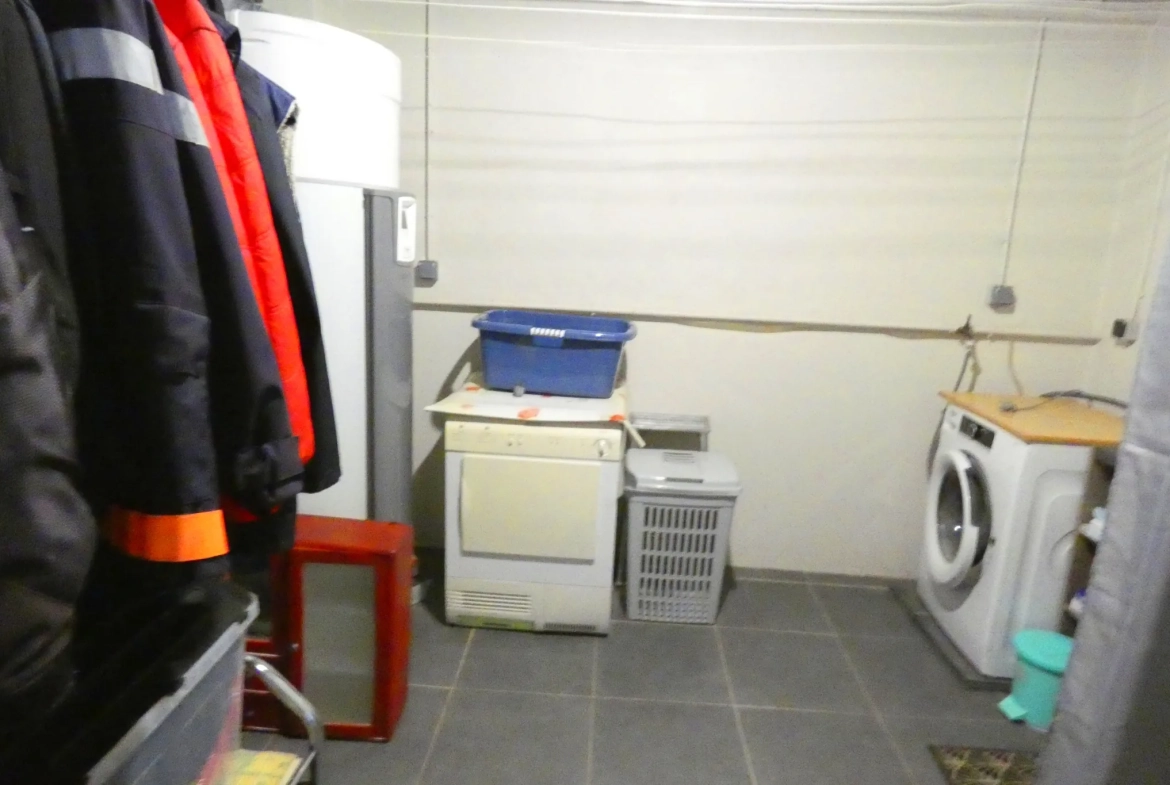 Maison familiale de 5 chambres avec terrasse à Vic-sur-Cère 